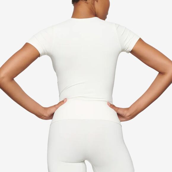 SKIMS Soft Smoothing Seamless T-Shirt Marble XS - Picture 4 of 10